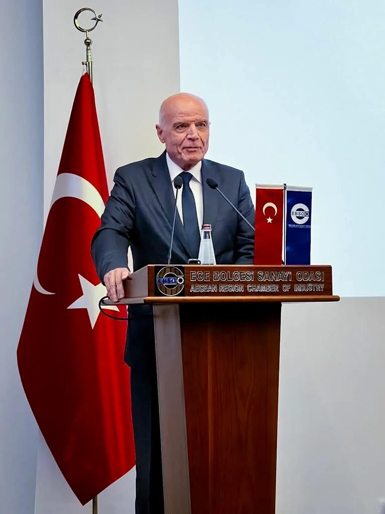 Ertan Soydan speaking at the lectern of the Aegean Region Chamber of Industry (EBSO)